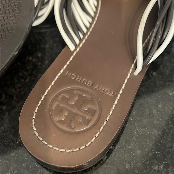 Tory Burch Black and White Sandals with Criss-Cross Design - Picture 6 of 6
